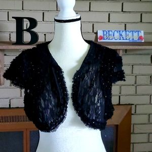 Croped sleevess black lace cover up